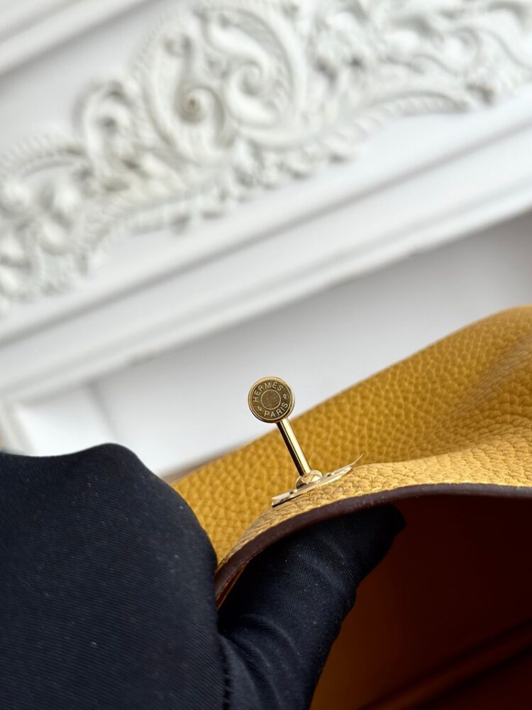 Hermes Lindy Mini 19cm Bag Taurillon Clemence Leather