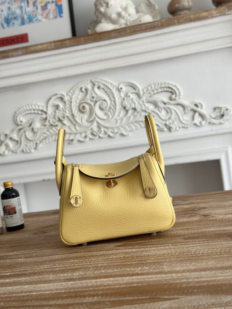 Hermes Lindy Mini 19cm Bag Taurillon Clemence Leather