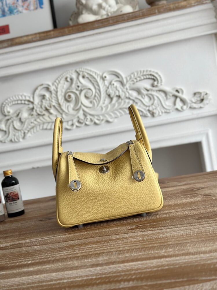 Hermes Lindy Mini 19cm Bag Taurillon Clemence Leather