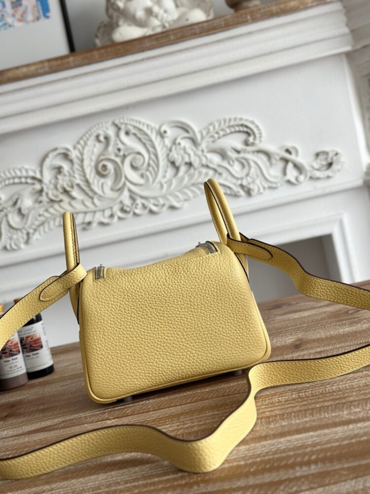 Hermes Lindy Mini 19cm Bag Taurillon Clemence Leather