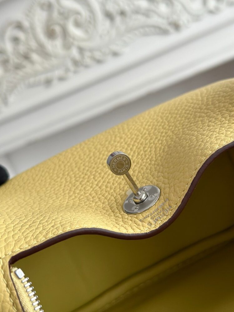 Hermes Lindy Mini 19cm Bag Taurillon Clemence Leather
