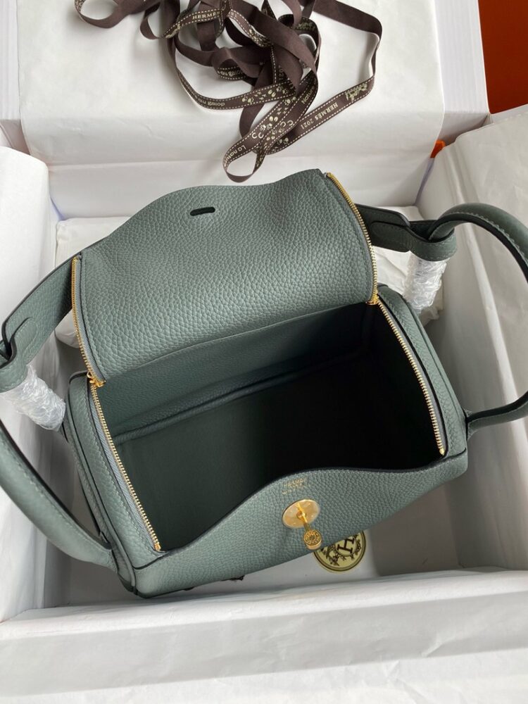 Hermes Lindy 26cm Bag Original Taurillon Clemence Leather