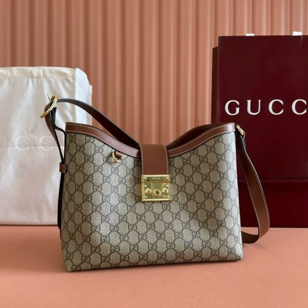 Gucci 839021