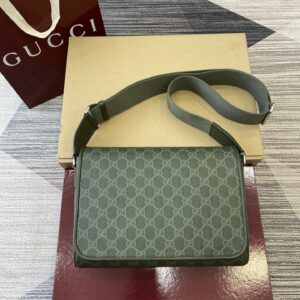 Gucci 792124