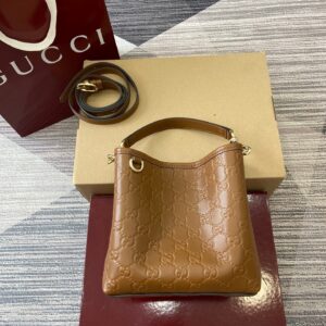 Gucci 815118
