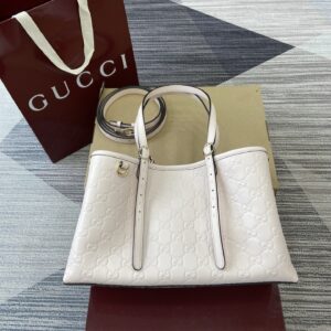Gucci 815214
