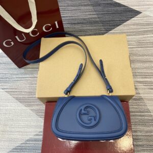 Gucci 815700