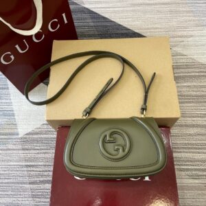 Gucci 815700