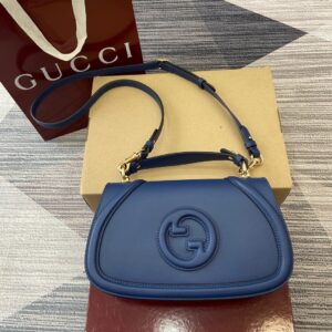 Gucci 815714
