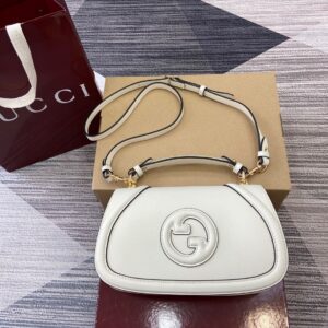 Gucci 815714
