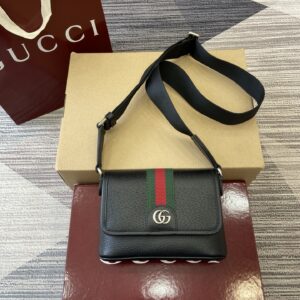Gucci 838599