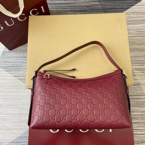 Gucci 847449