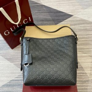 Gucci 848881