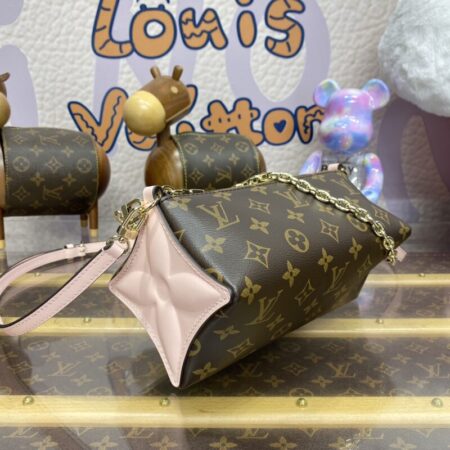 Top Quality LV Bloom Pouch