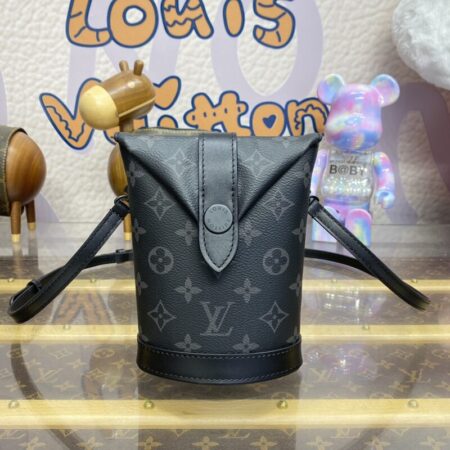 Top Quality LV Envelope Pouch Black