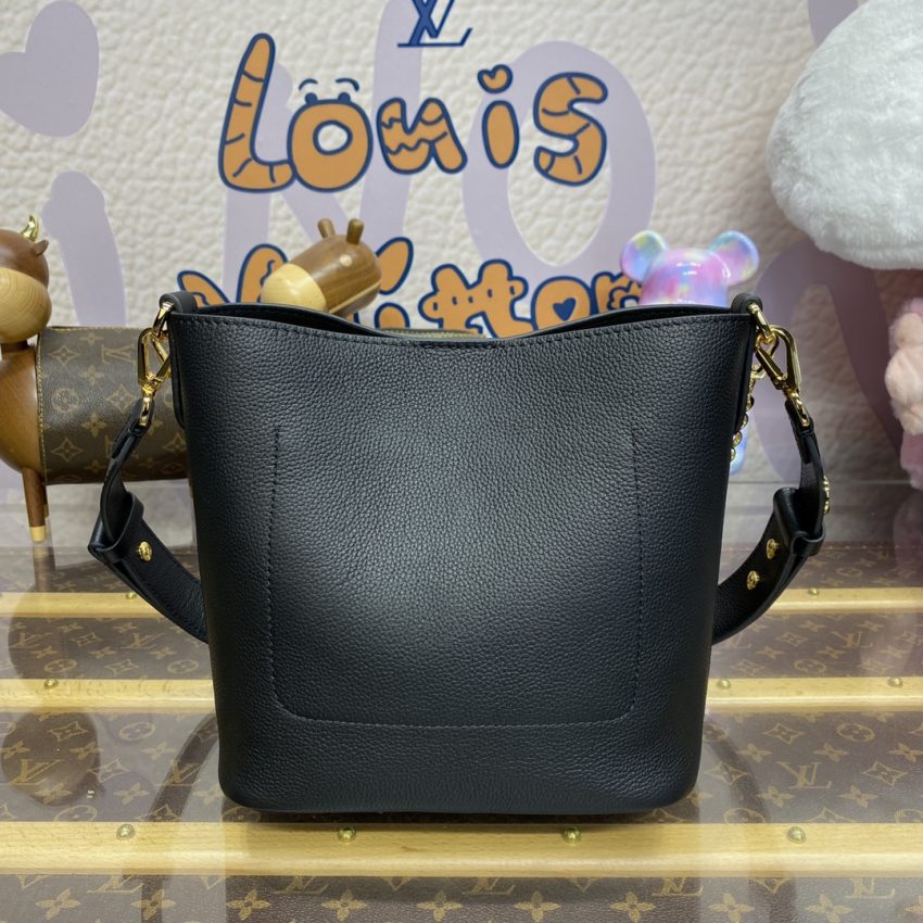 Top Quality LV Lock And Walk Black