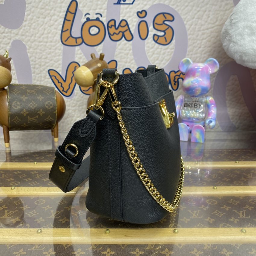 Top Quality LV Lock And Walk Black