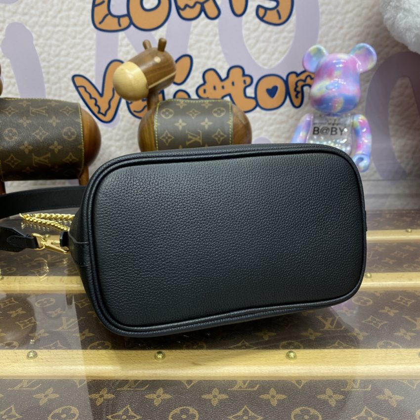 Top Quality LV Lock And Walk Black