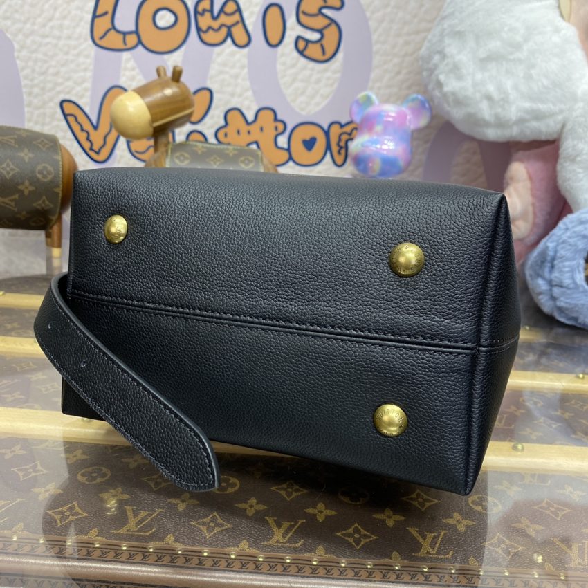 Top Quality LV Low Key Hobo Black