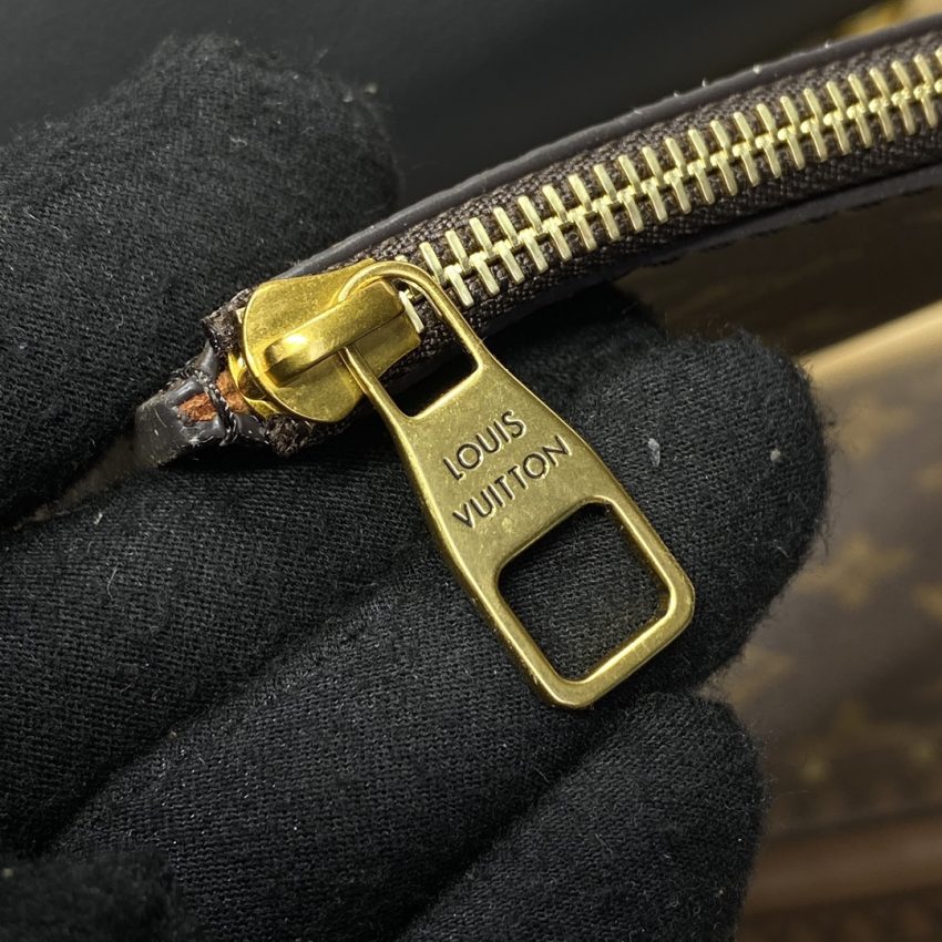 Top Quality LV Low Key Hobo Black