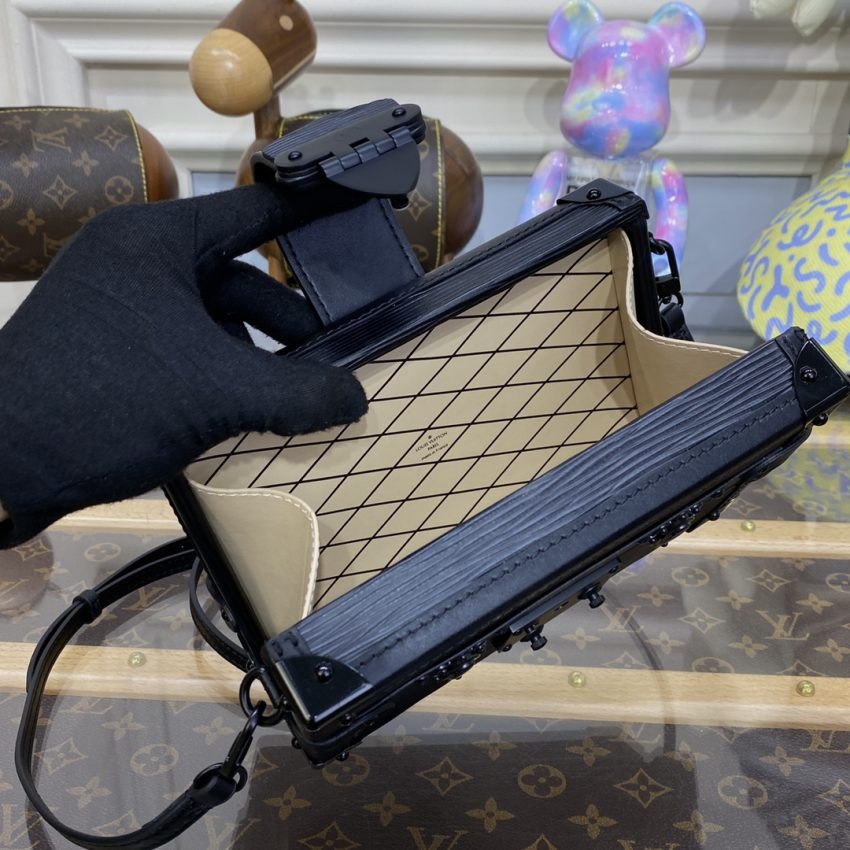 Top Quality LV Petite Malle Full Black