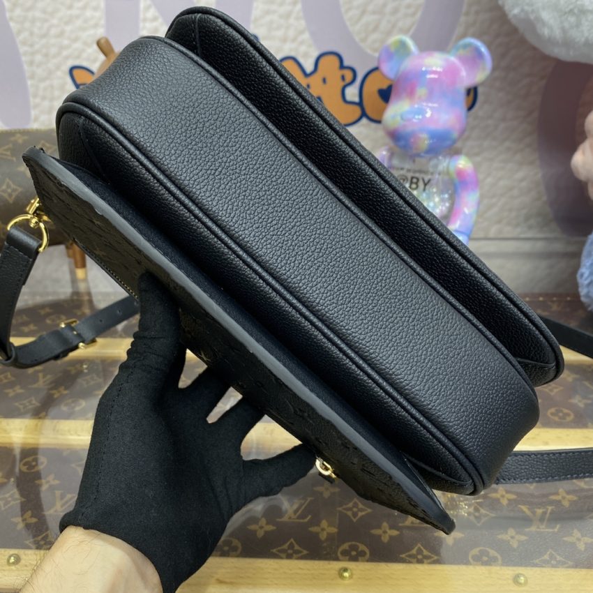 Top Quality LV Pochette Metis Black