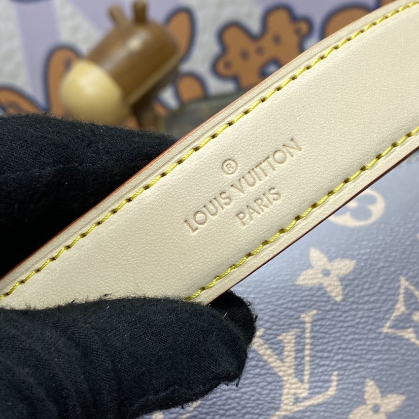 Top Quality LV Side Trunk Canvas Beige