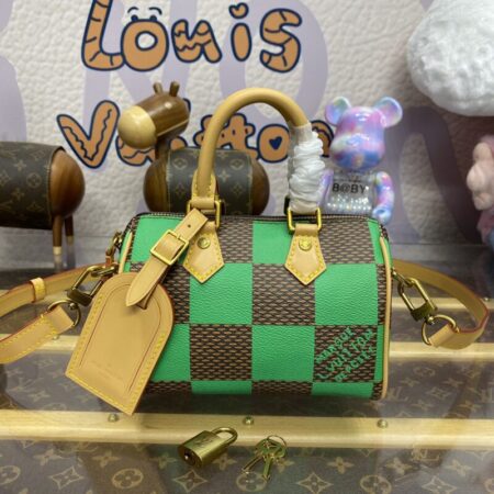 Top Quality LV Speedy 18 Green Grid