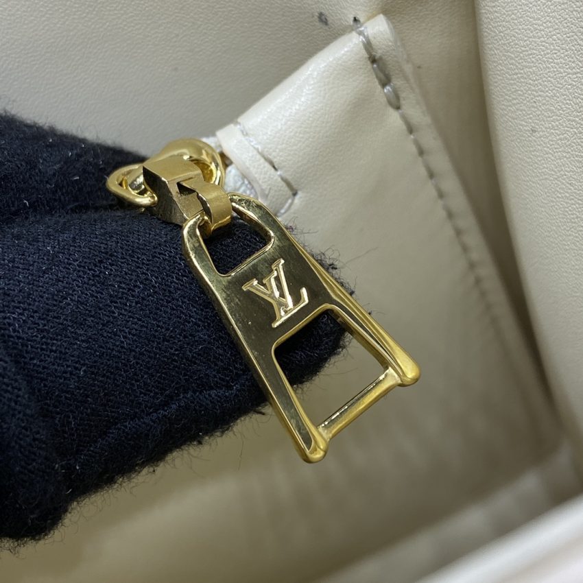 Top Quality LV Twist White