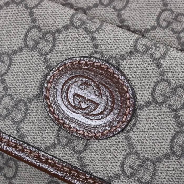 GUCCI MESSENGER BAG WITH INTERLOCKING G - View 4