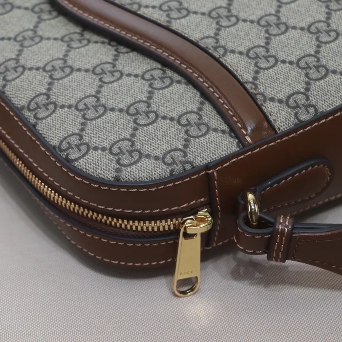 GUCCI MESSENGER BAG WITH INTERLOCKING G - View 7