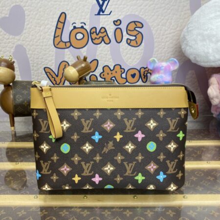 Top Quality LV Pochette Voyage Brown