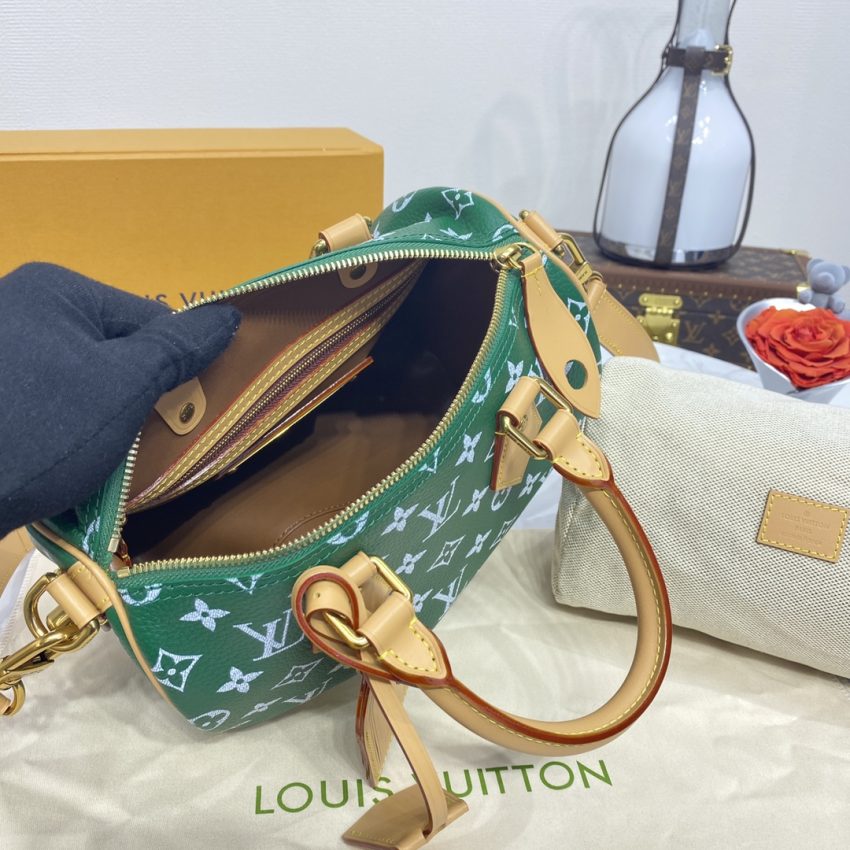 Top Quality LV Speedy P9 Bandouliere 25 Green - View 5