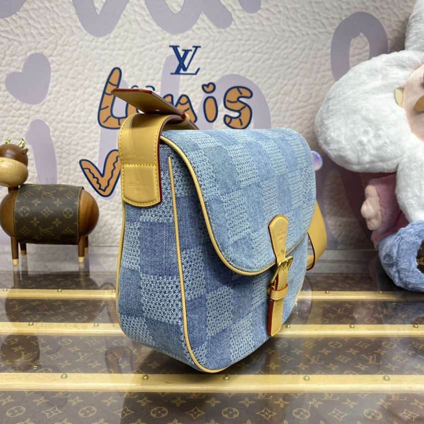 Top Quality LV Wearable Wallet Denim - View 5